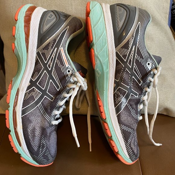 Asics Gel Nimbus 19 Athletic Running Shoes - Picture 5 of 8